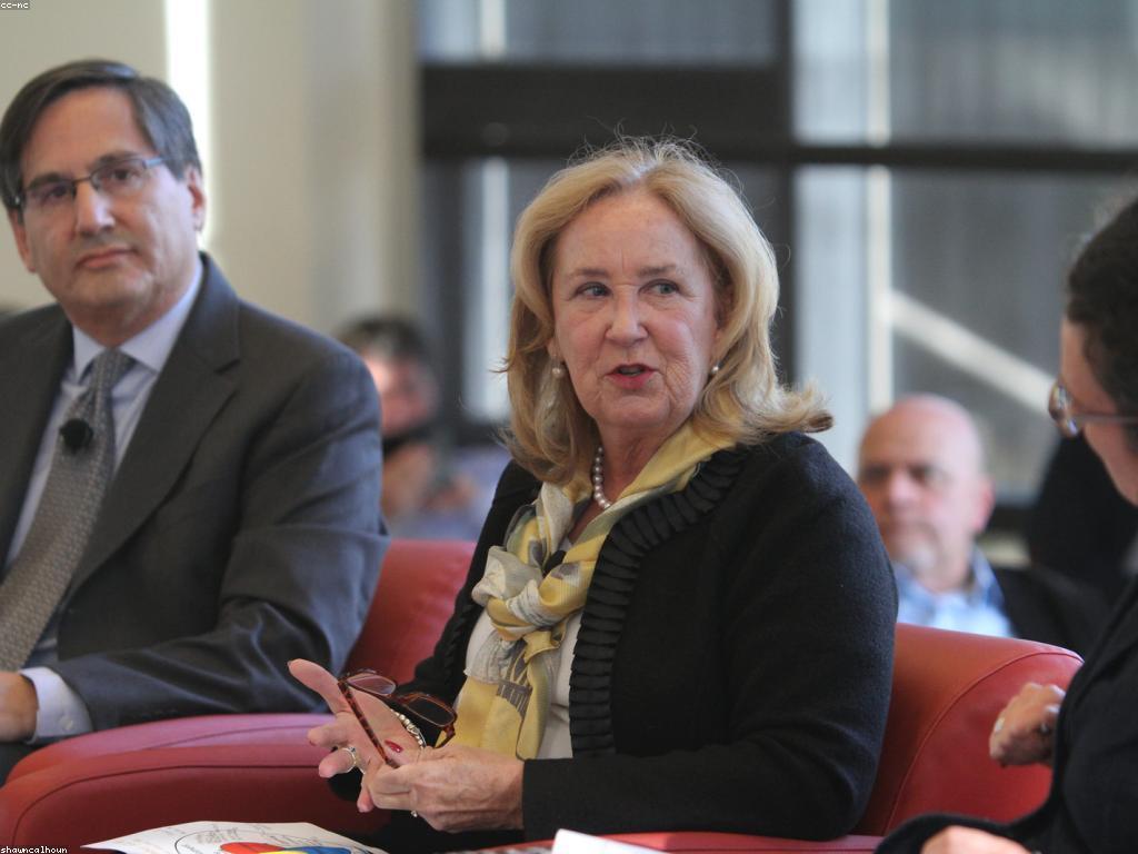 ព័ត៌មានថ្មីៗ: ការតាមដានការធ្វើអាជីវកម្មនិងព័ត៌មានសំខាន់ៗ