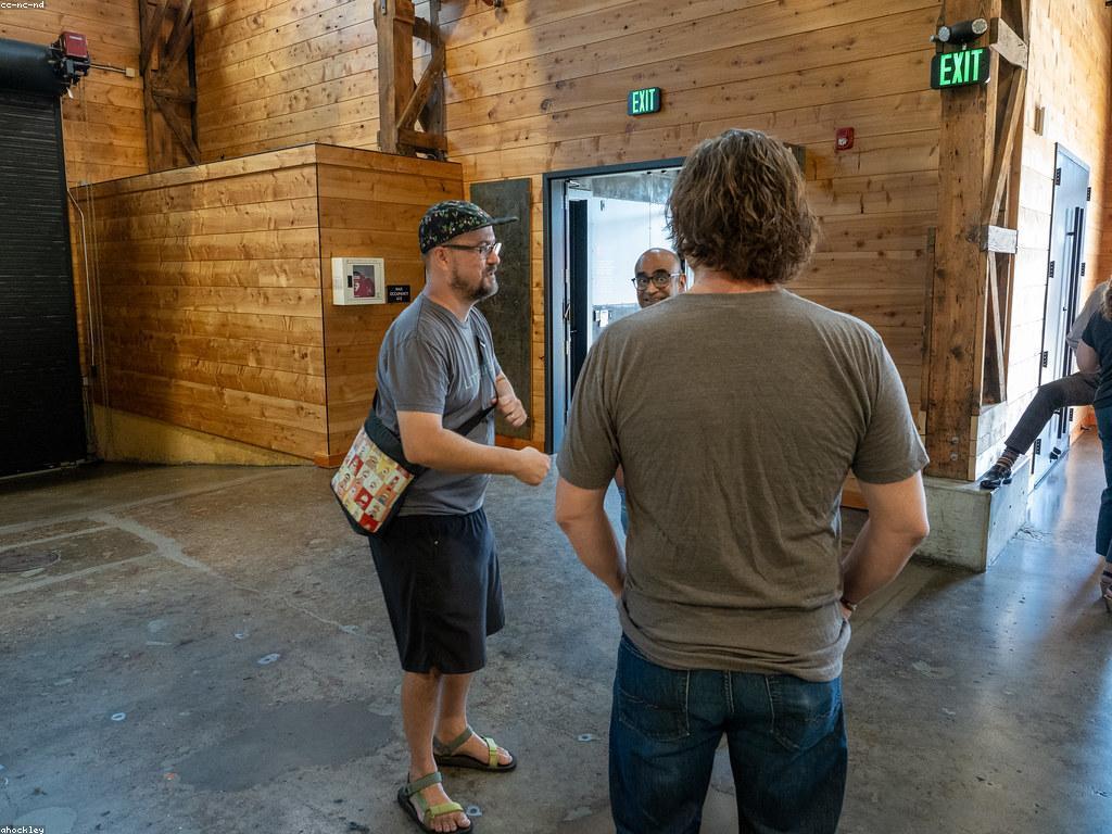 រឿងរ៉ាវជោគជ័យនៃអ្នកសហគ្រិនស្តាប់ពីការចាប់ផ្តើម